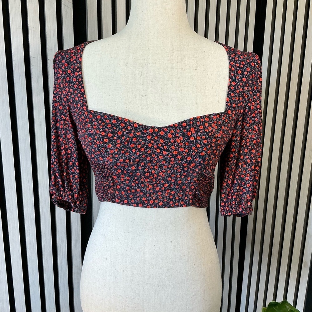 Zara Black and Red Patterned Cropped Blouse Sz S
